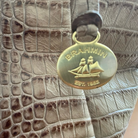 Brahmin EUC tote shoulder bag crocodile texture in grey tan brown 🎉HP🎉 - Picture 4 of 12